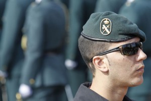 Reducir de 25.000 a 5.000 los nombramientos a dedo en la Guardia Civil