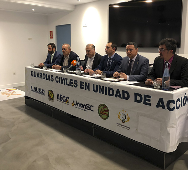 Las asociaciones profesionales de la Guardia Civil anuncian movilizaciones y acciones legales contra Interior por sus engaños con el acuerdo de equiparación